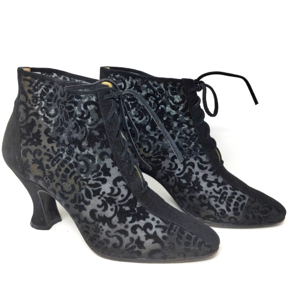 Yves Saint Laurent Vintage Lace Up Booties Size 7